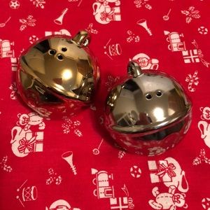 Hallmark Salt & Pepper Set 🎄